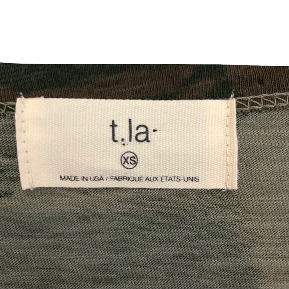 Anthro T.la Soft Cotton Floral Camo Top Vneck Sz XS - Picture 10 of 11